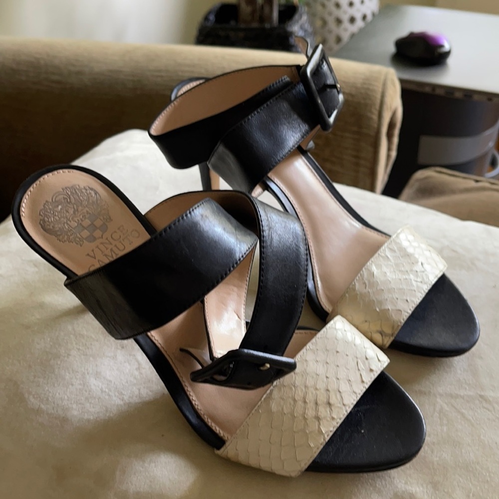Vince Camuto black/cream snakeskin ankle strap 7.5